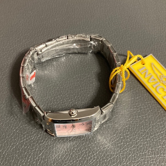 INVICTA Lady 21mm
Stainless Steel Steel Pink dial
PC21 Quartz - Picture 5 of 6